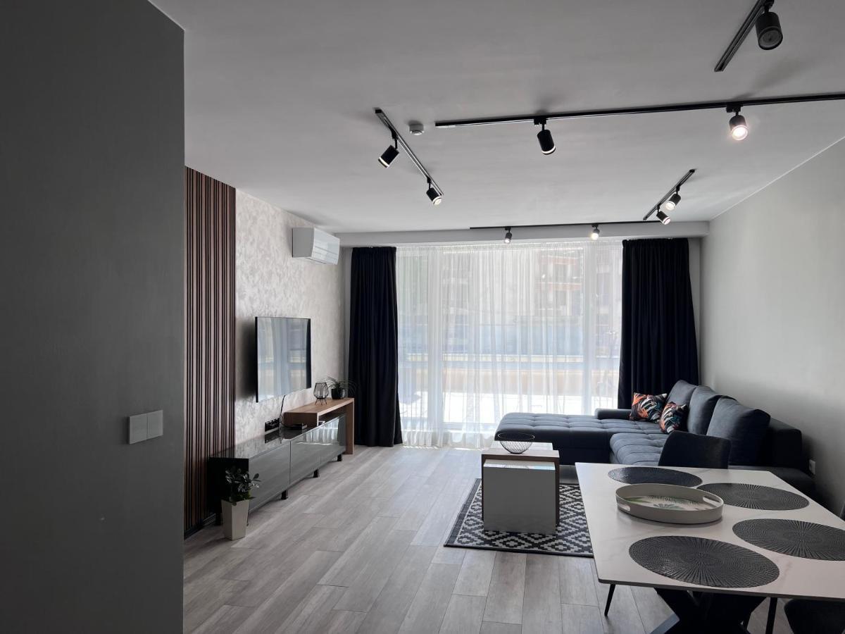 A-Brilliant, New! Spacious & Modern Apartment In Varna Whit Garage Kültér fotó