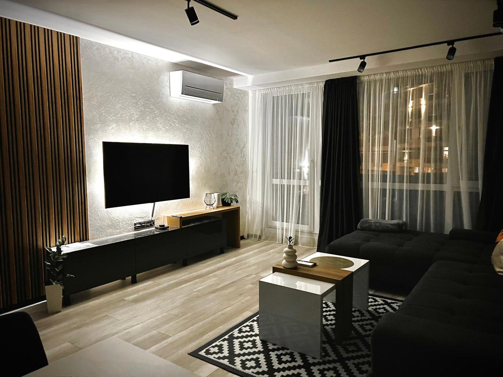 A-Brilliant, New! Spacious & Modern Apartment In Varna Whit Garage Kültér fotó